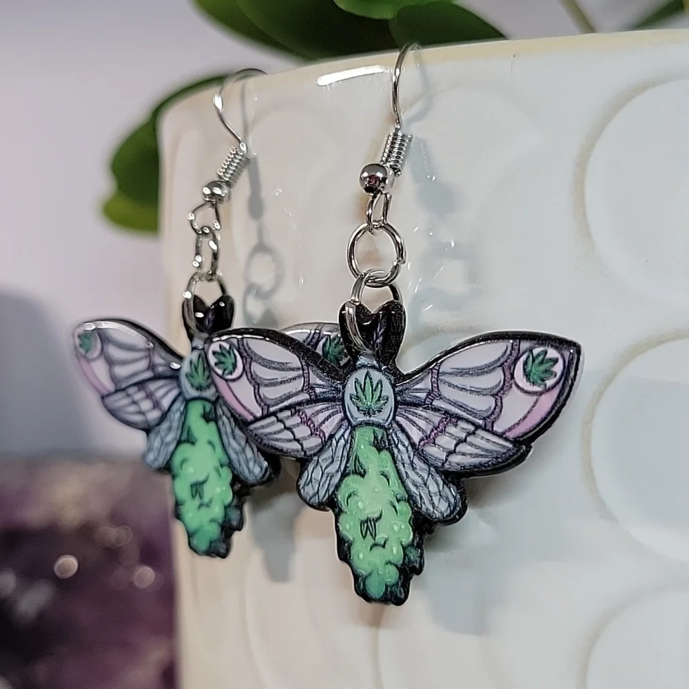 Winged Hemp 420 Drop Earrings - Picture 3 of 6